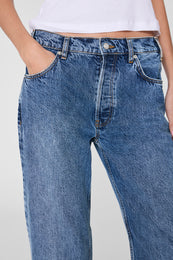ANINE BING Gavin Jean 29" - Dark Indigo - on model front detail