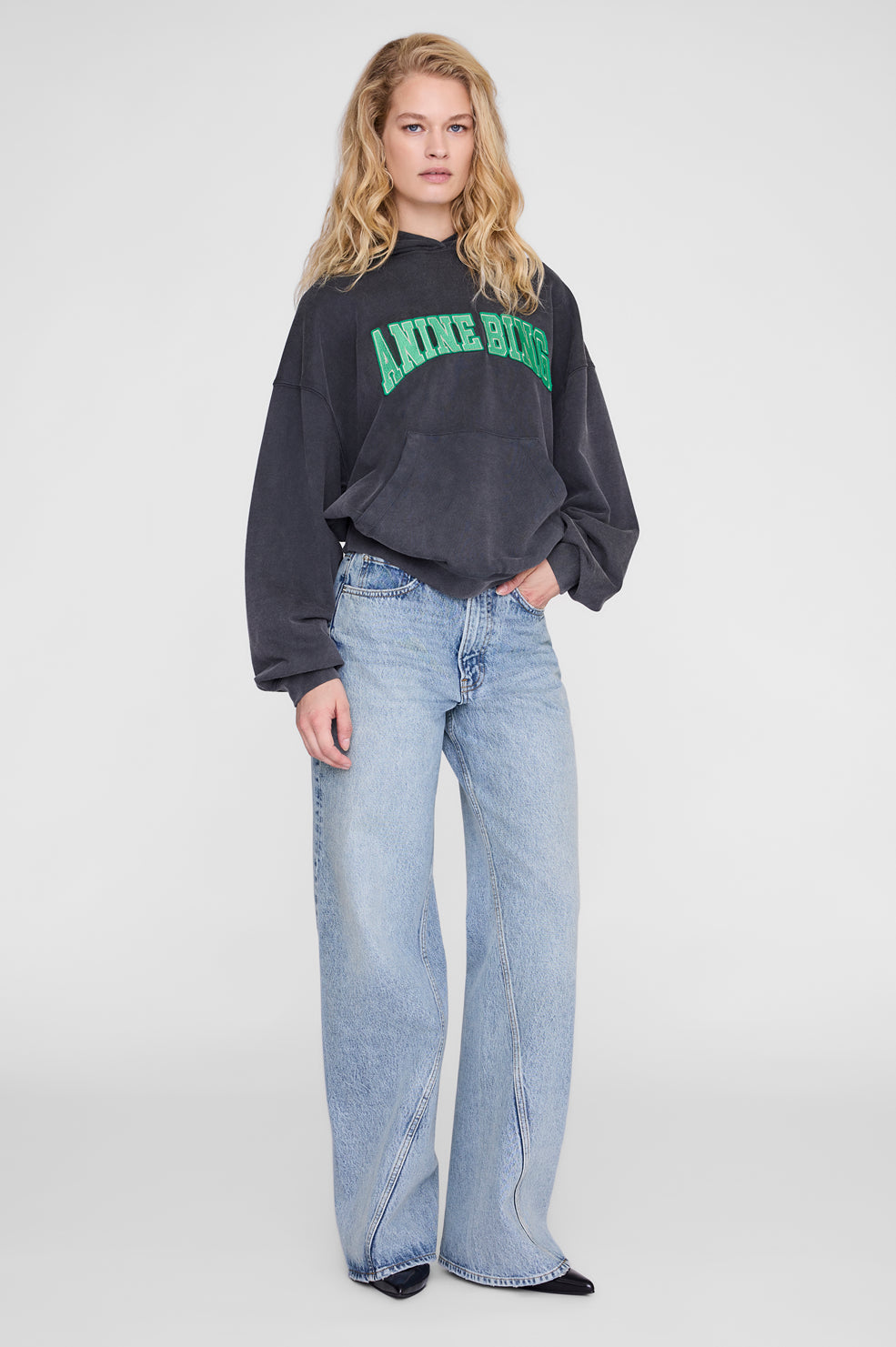 Harvey Sweatshirt - Washed Black View 1