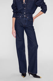 ANINE BING Hugh Jean 34" - Unwashed Blue - on model front detail