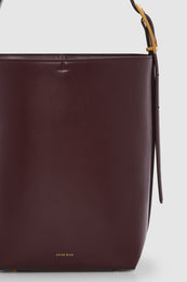 ANINE BING Elly Bucket Bag Grained Leather - Fig - detail view