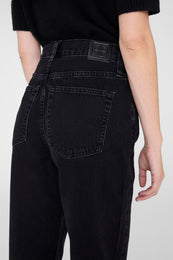 ANINE BING Roy Jean 34" - Vintage Black - on model back detail