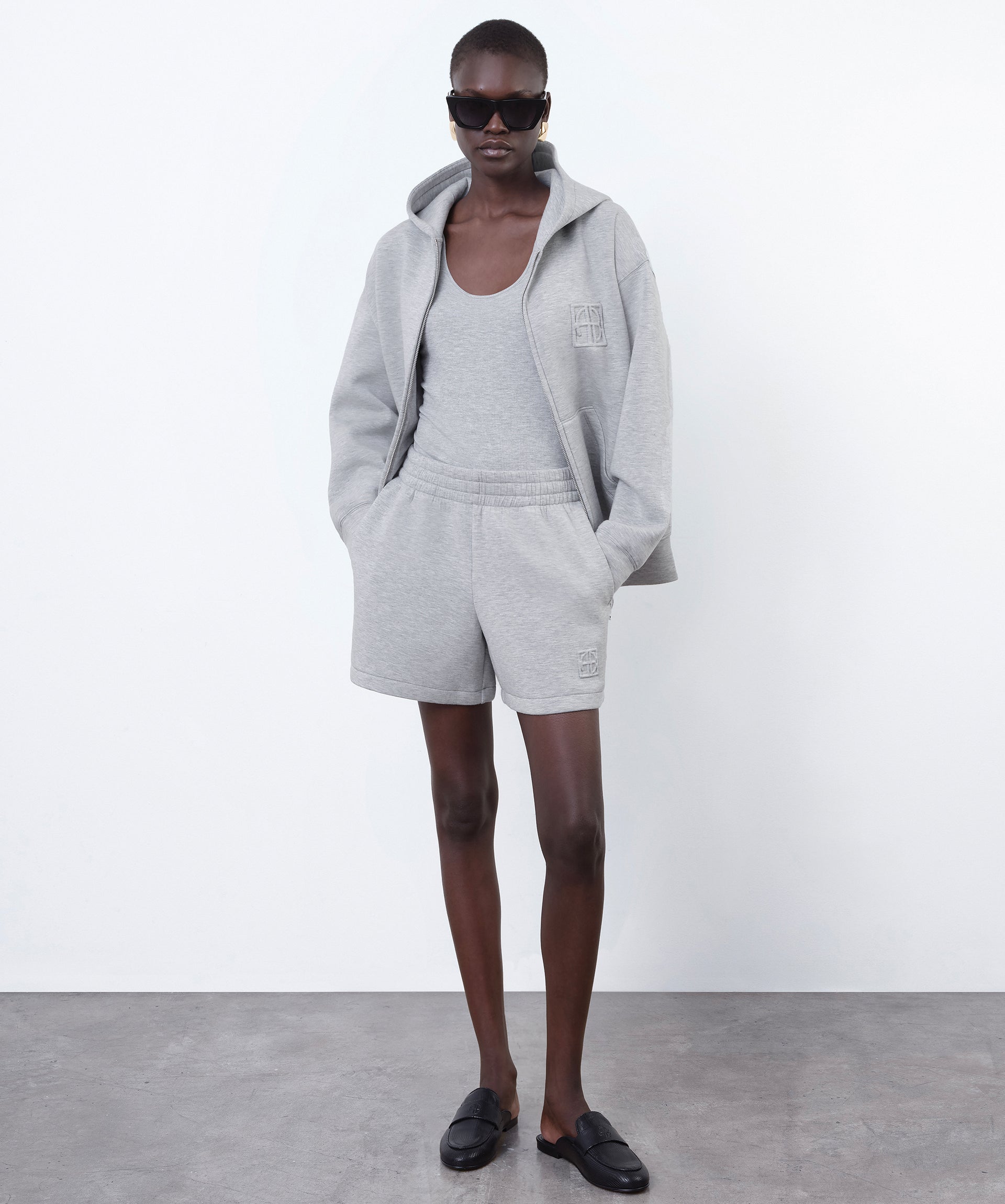 //eu.aninebing.com/cdn/shop/files/HP_APRILWK2_DESKTOP__0002_AB-LOOK46_ProdSpring25_ProdLookbook_ModelAwarMouIsaNilwik3618_1920x.progressive