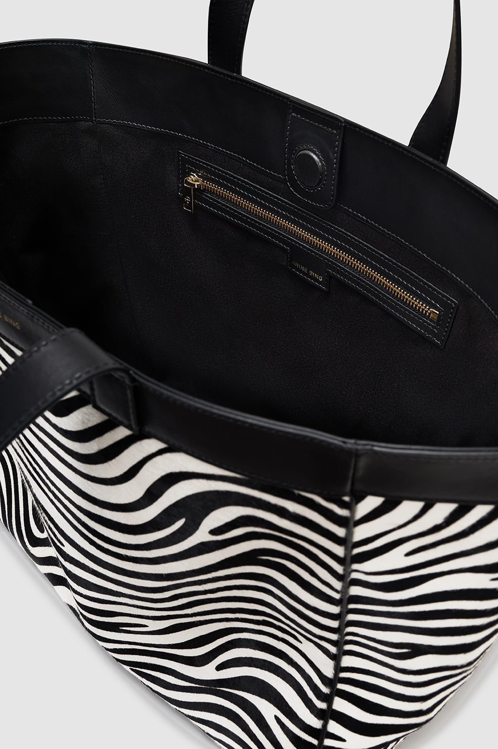 Medium Rio Tote - Zebra View 4