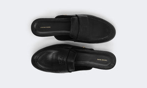 Shop the latest in Shoes
