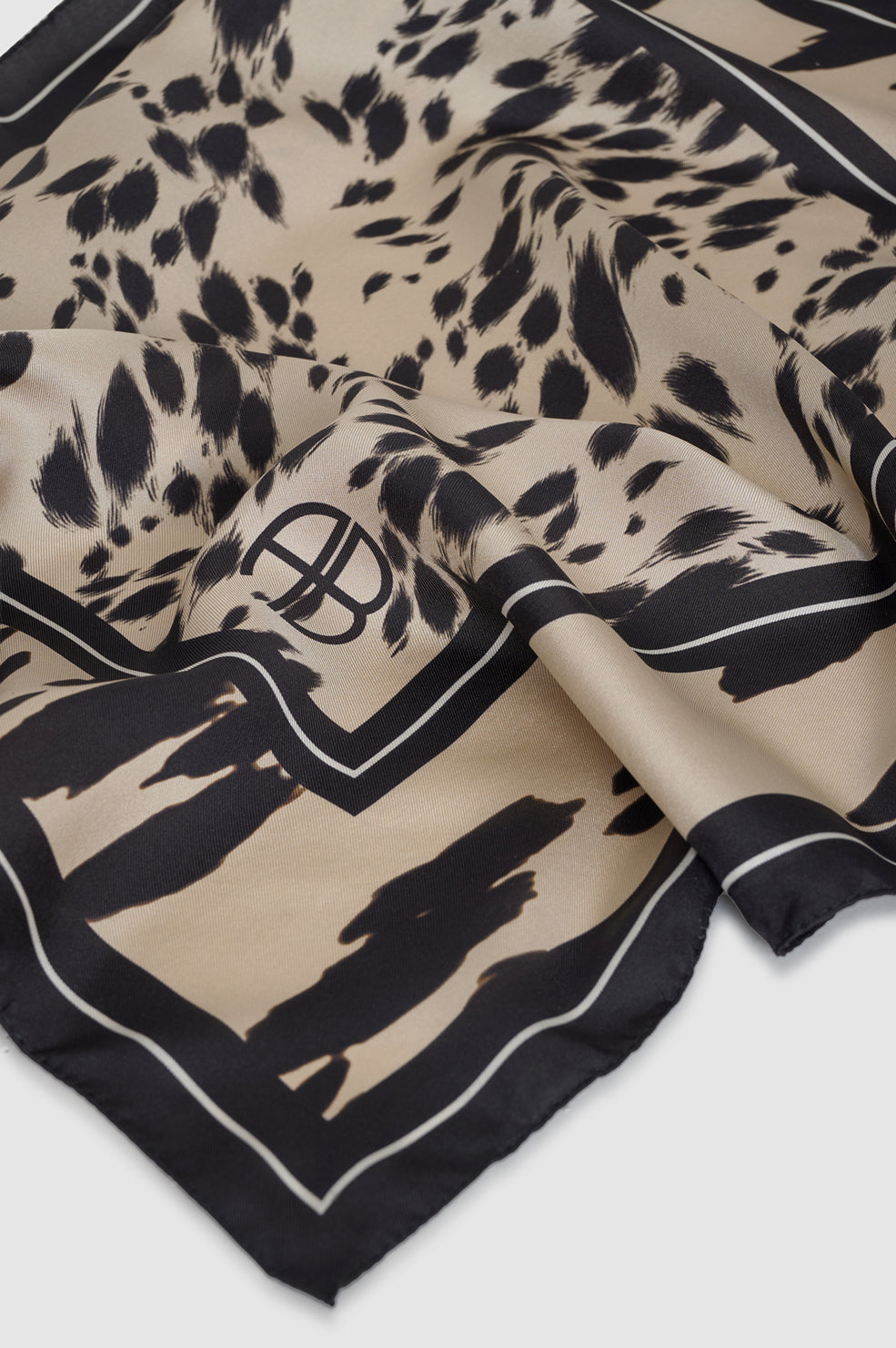 York Scarf Leopard - Pearl White View 4
